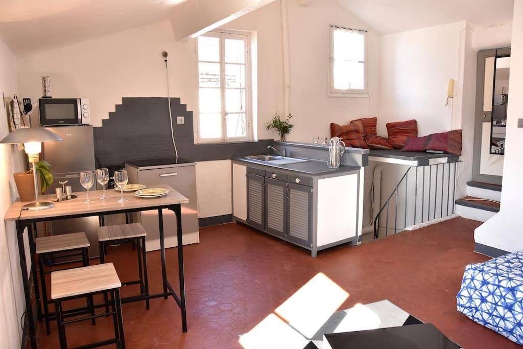 Lovely Flat In The Heart Of The Medieval City イエール エクステリア 写真